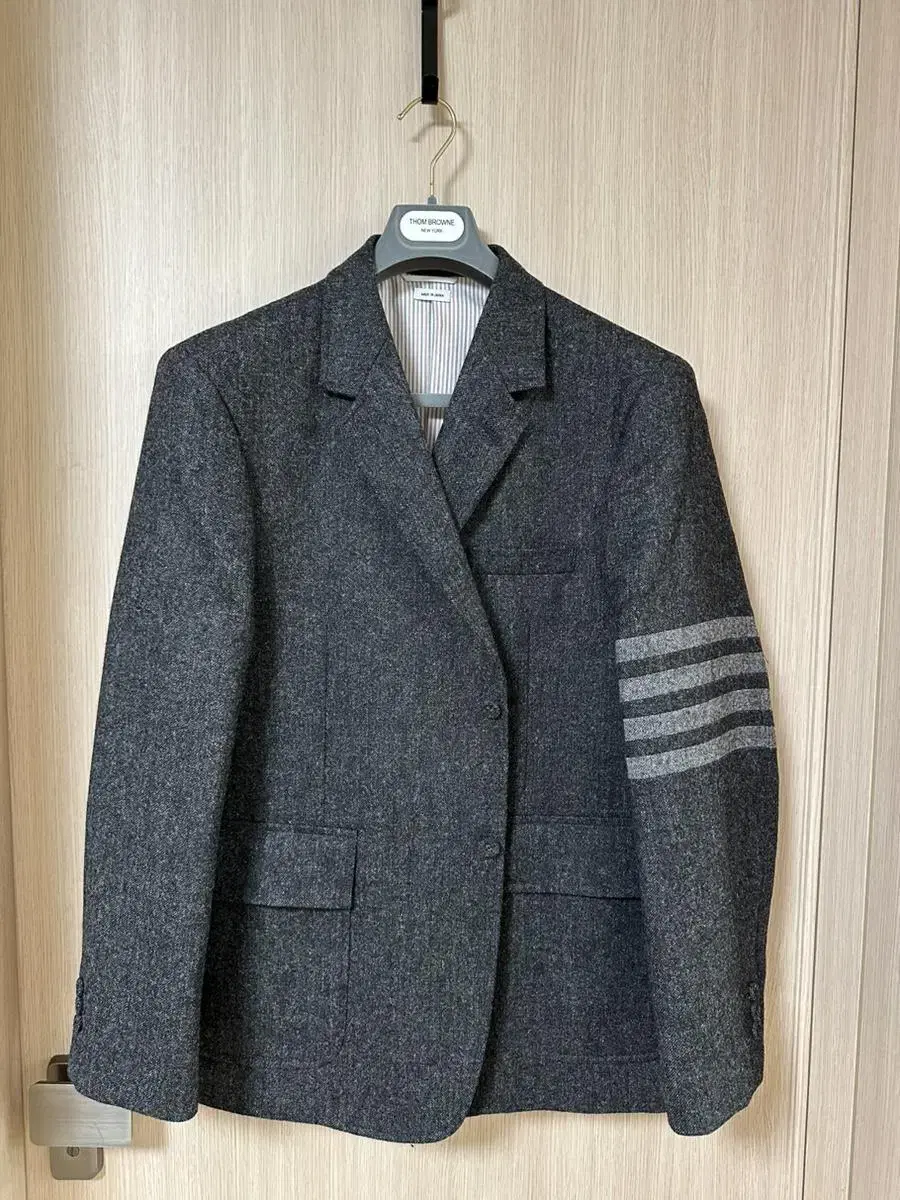 톰브라운23F/W 다크그레이 블레이져 4size